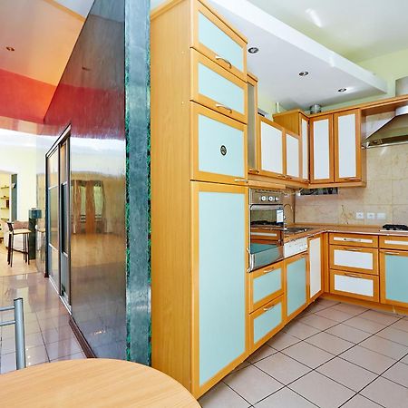 Apartment Deribasovskaya With Jacuzzi Odesa Exterior foto