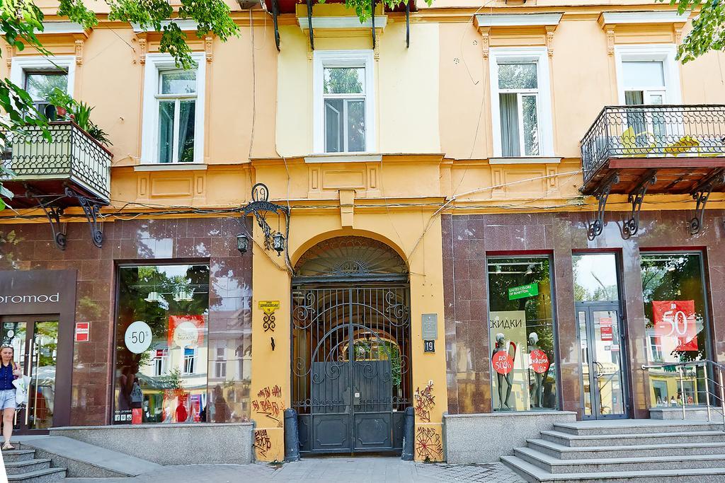 Apartment Deribasovskaya With Jacuzzi Odesa Exterior foto