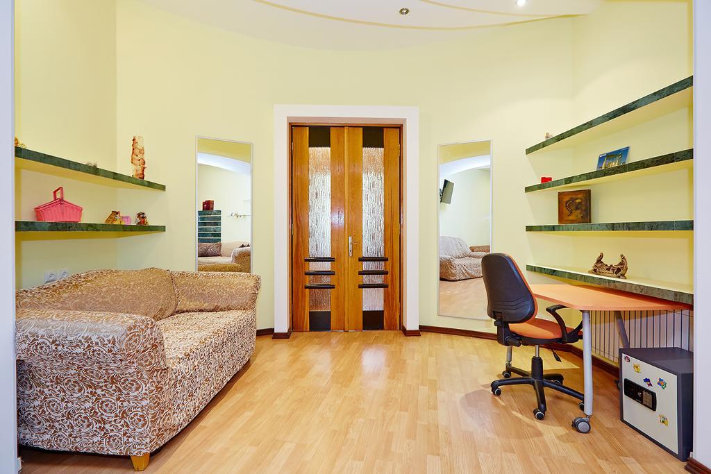 Apartment Deribasovskaya With Jacuzzi Odesa Exterior foto